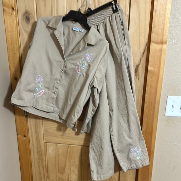 Haband Pants - Vintage Adrian Delafield for Haband Beige Embroidered Pantsuit